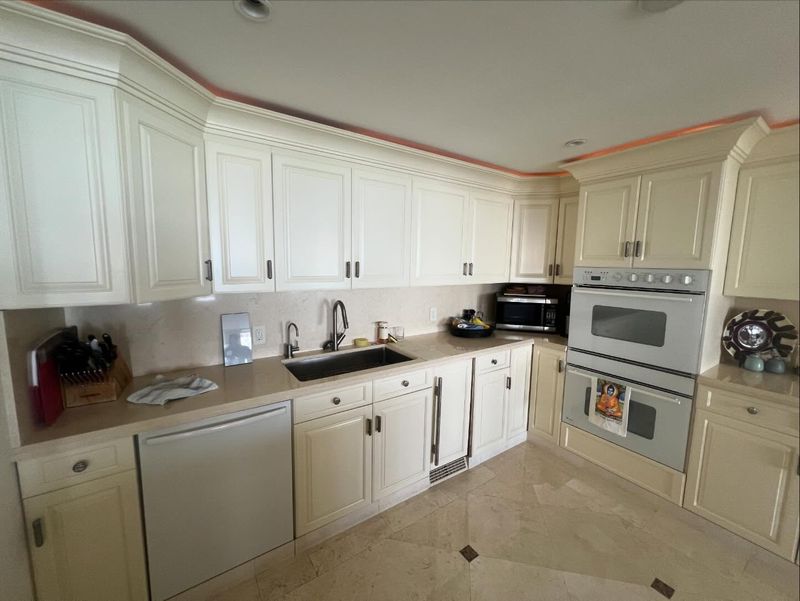 Kitchen Cabinet Refinishing