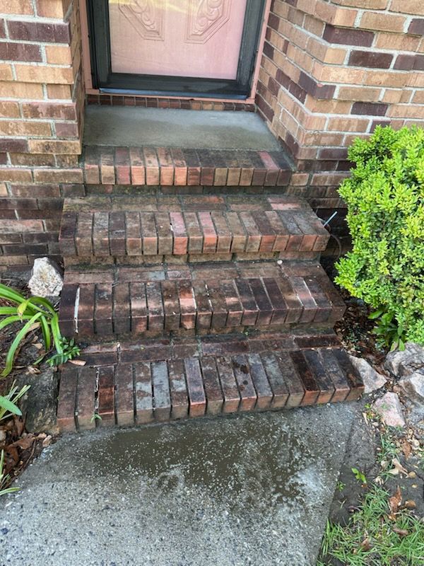 Driveway and Sidewalk Cleaning