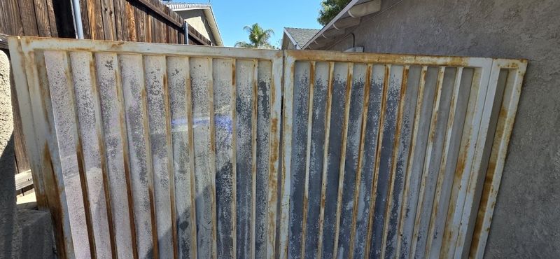 Metal Fence & Gate Painting in Santa Clarita