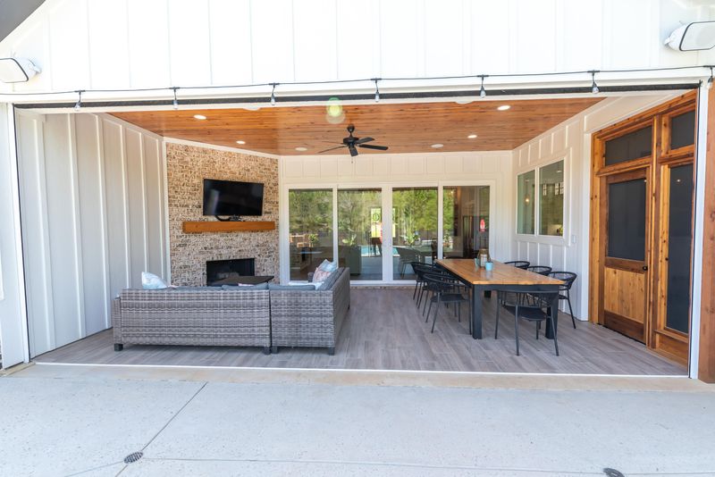 Outdoor Kitchen