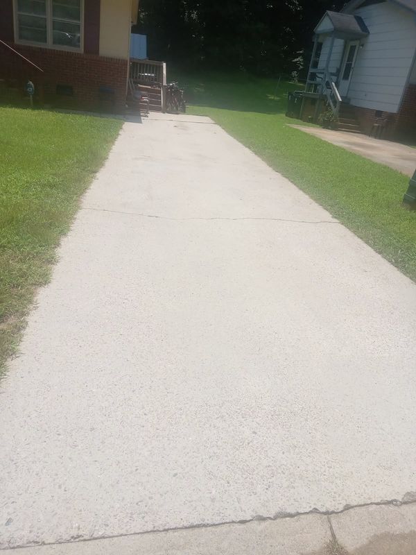 Driveway and Sidewalk Cleaning