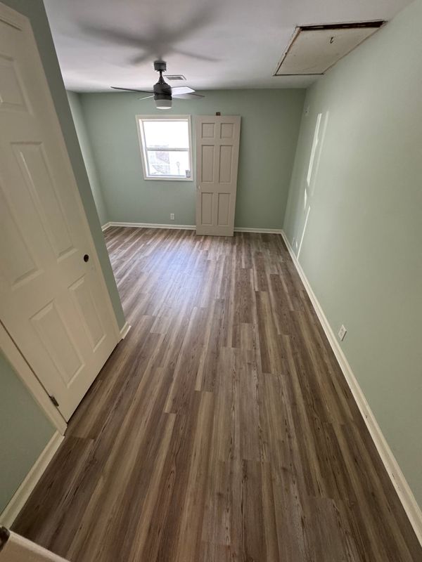 Vinyl and hardwood Flooring