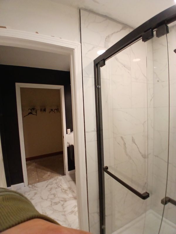 Makanda master and full bath