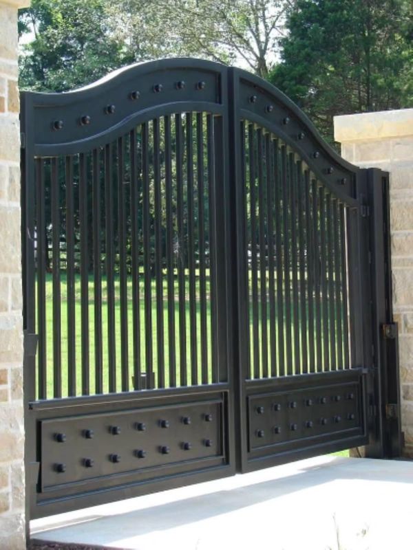 Metal Gate Installation