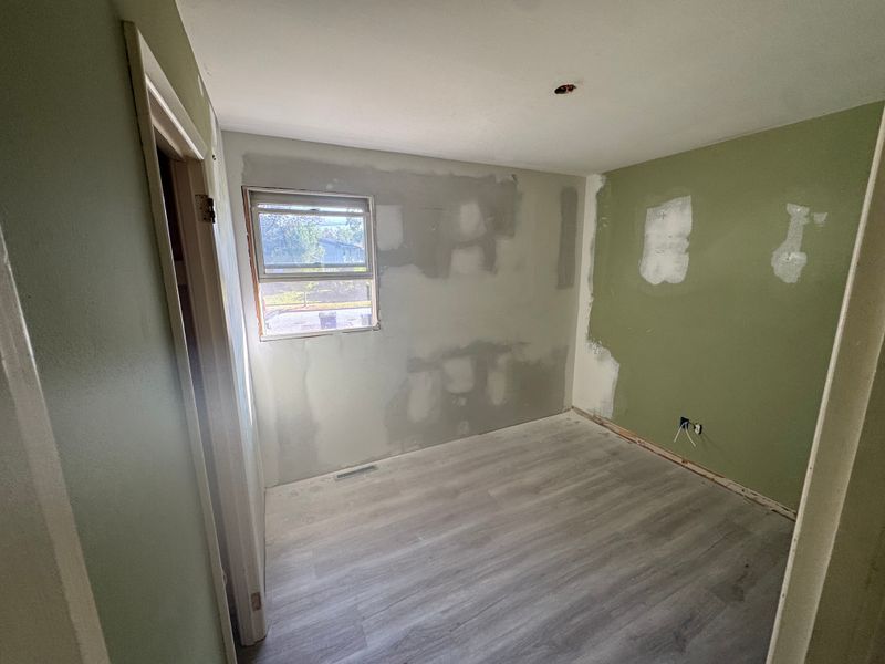 Vinyl and hardwood Flooring