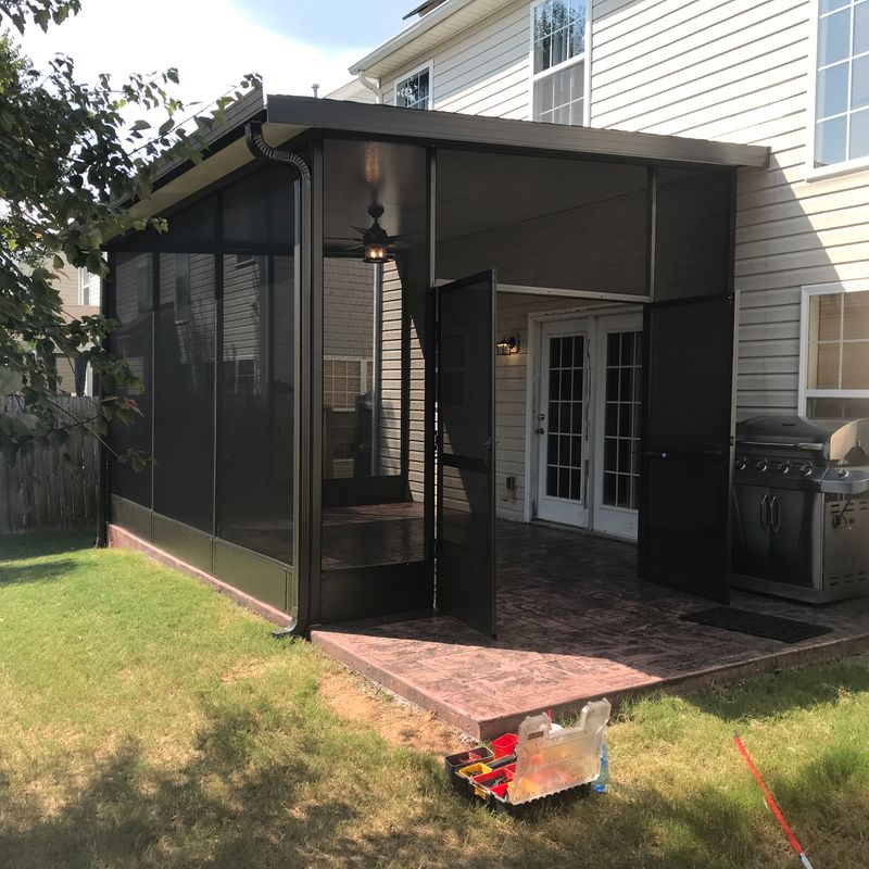 Custom Screen Enclosure Design