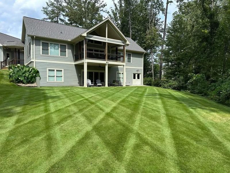 Full Service Lawn Maintenance