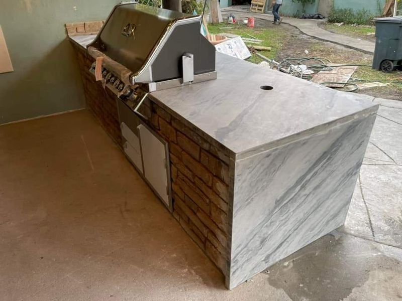Outdoor Kitchens & Countertops