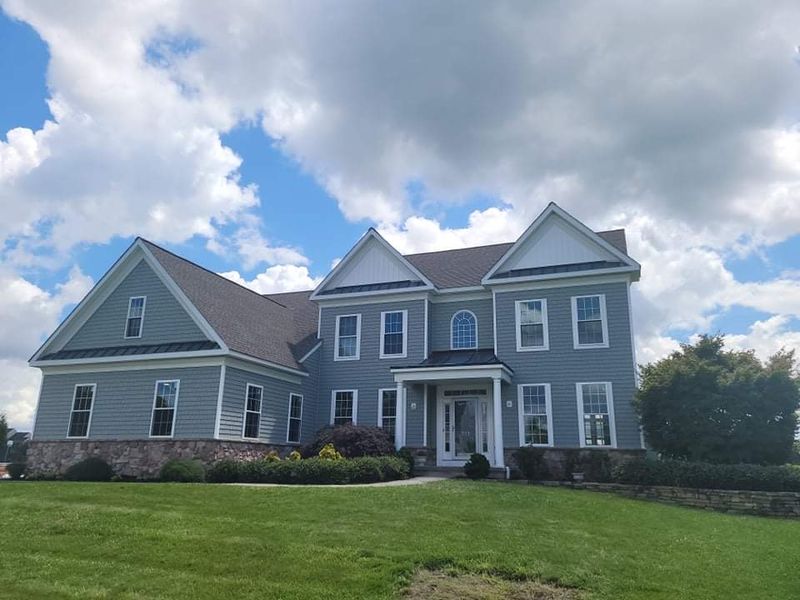 Laxs dr - windows, siding 