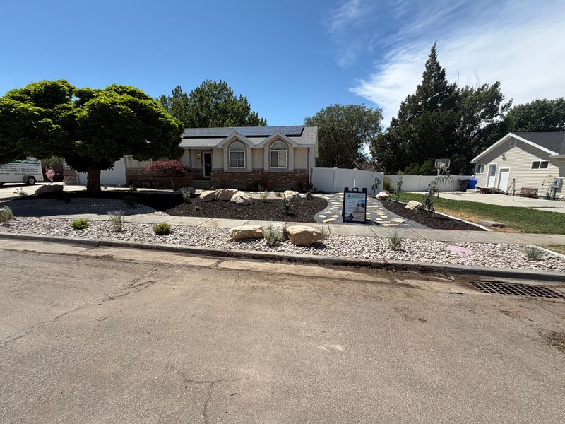 Water-Wise Front Yard Landscape Design in Perry Utah