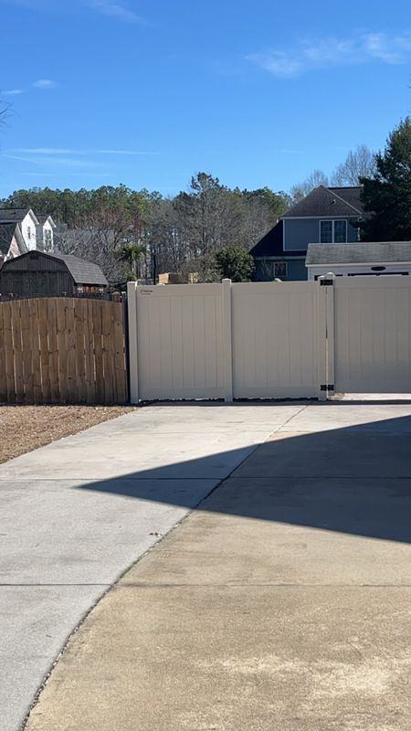 Vinyl fence 