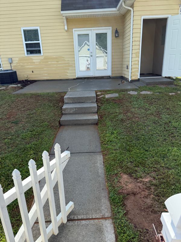 Driveway and Sidewalk Cleaning