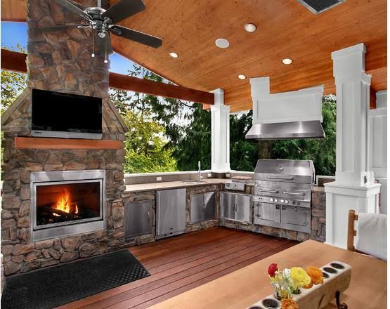 Outdoor Kitchens and Fireplaces