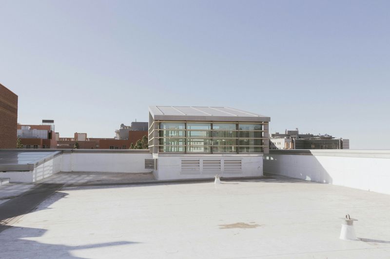 Low-Slope Roof Installation for New Builds