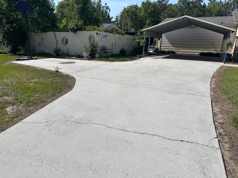 Driveway and Sidewalk Cleaning