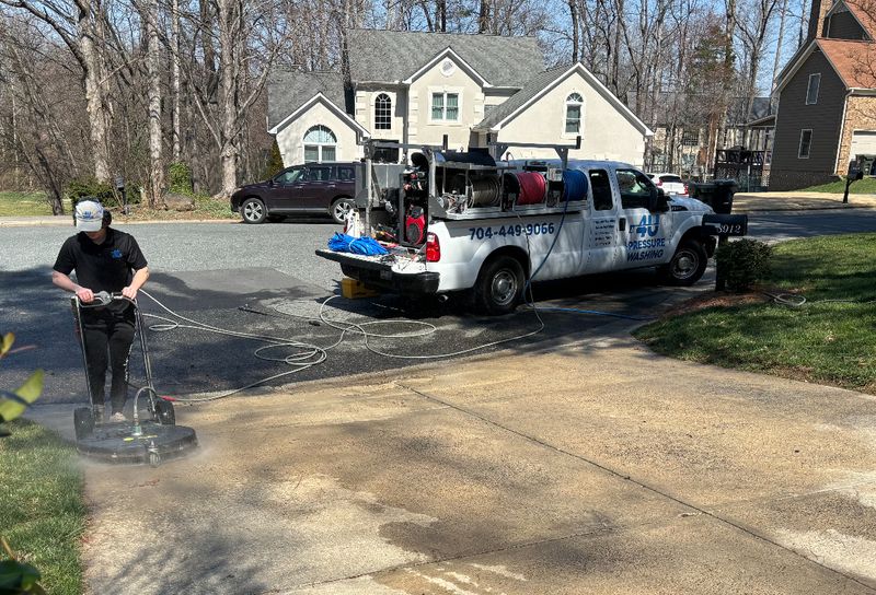 Driveway and Sidewalk Cleaning