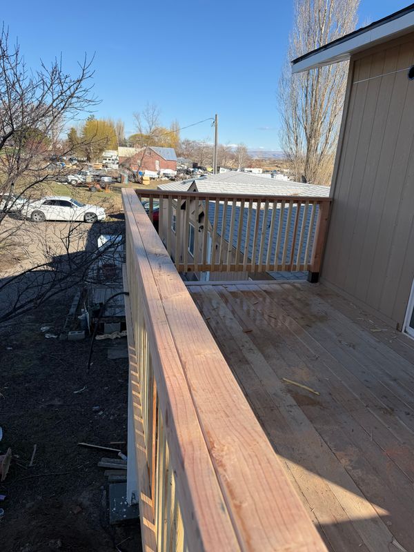 Custom decks & handrails