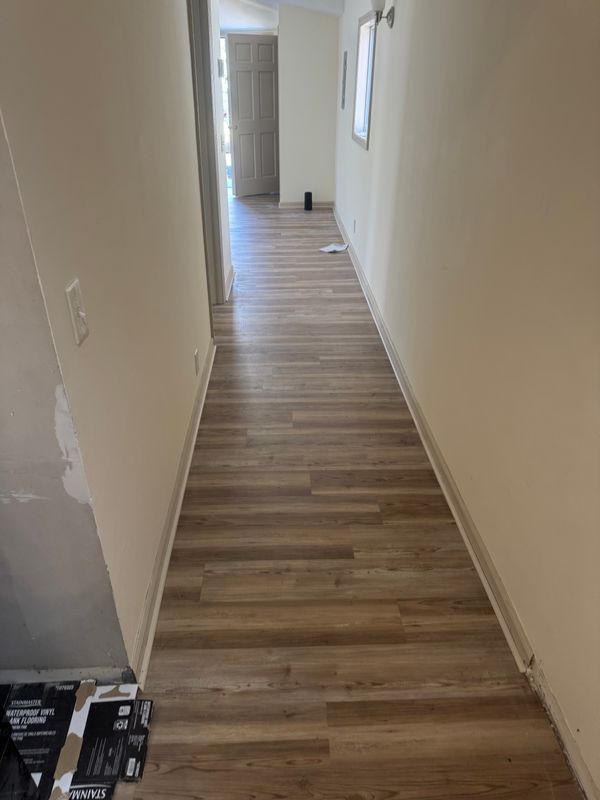 Vinyl and hardwood Flooring