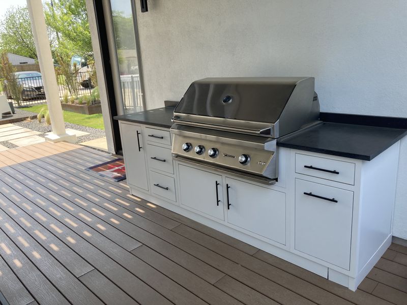 Outdoor Kitchen