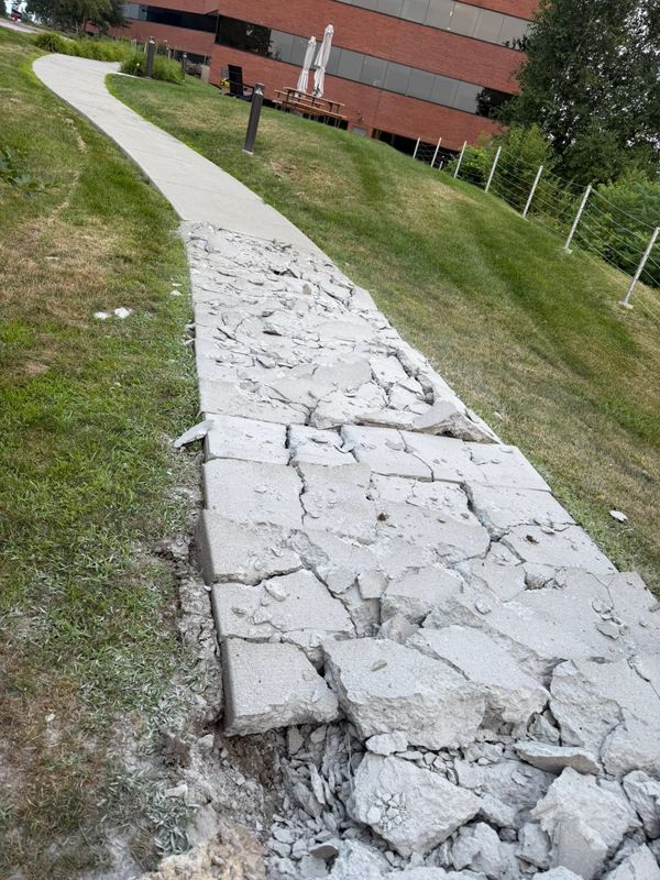 Concrete Walkways & Patios