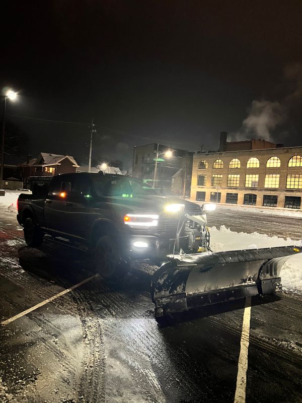 COMMERCIAL SNOW PLOWING