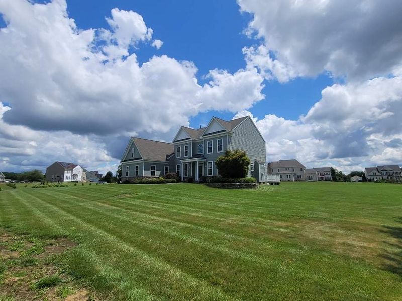 Laxs dr - windows, siding 