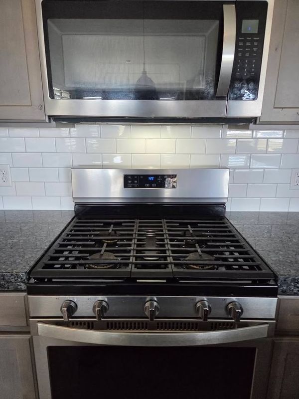 Kitchen Backsplash Installation