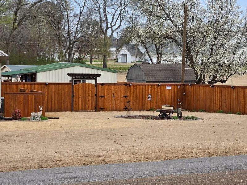 Fence Staining