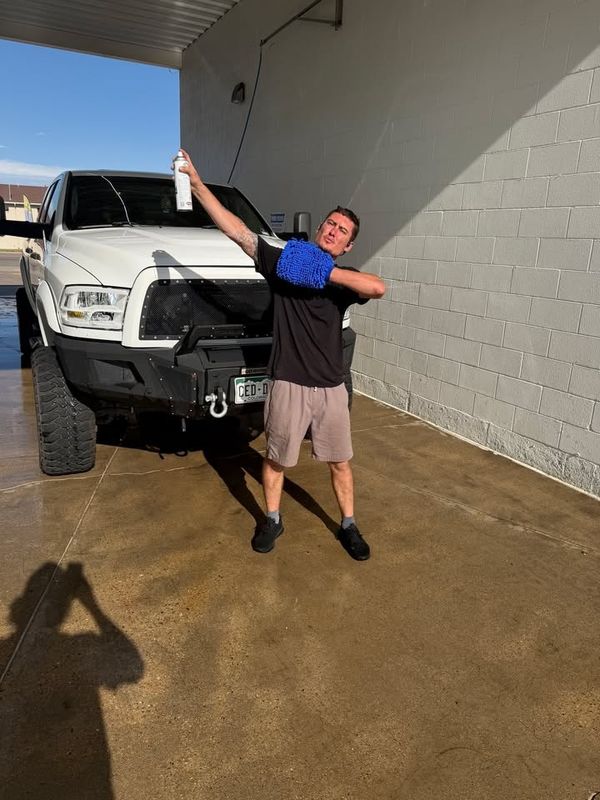Semi Truck Detailing
