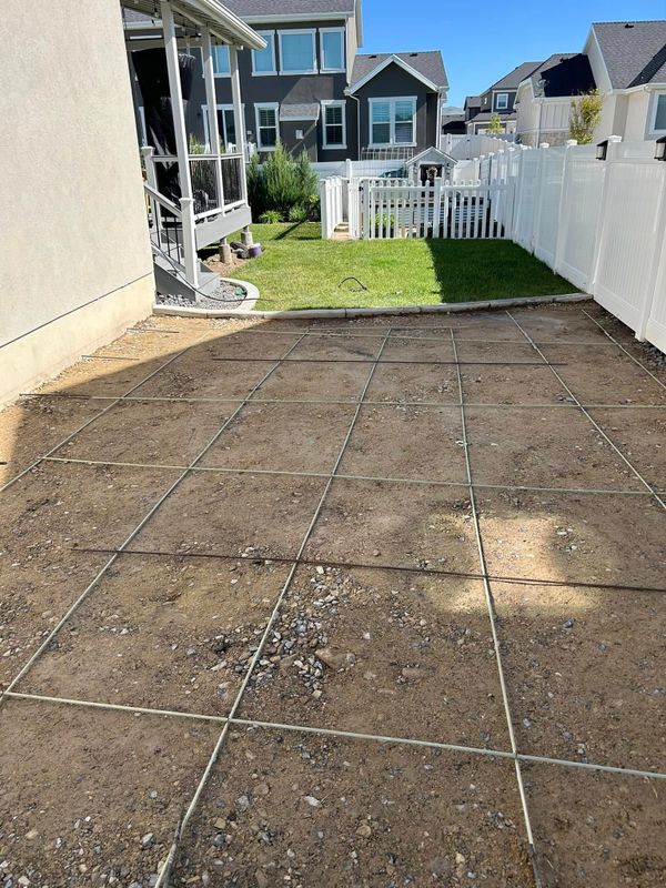 Transforming Backyard Spaces: Hifo Construction's Expert Concrete Installation