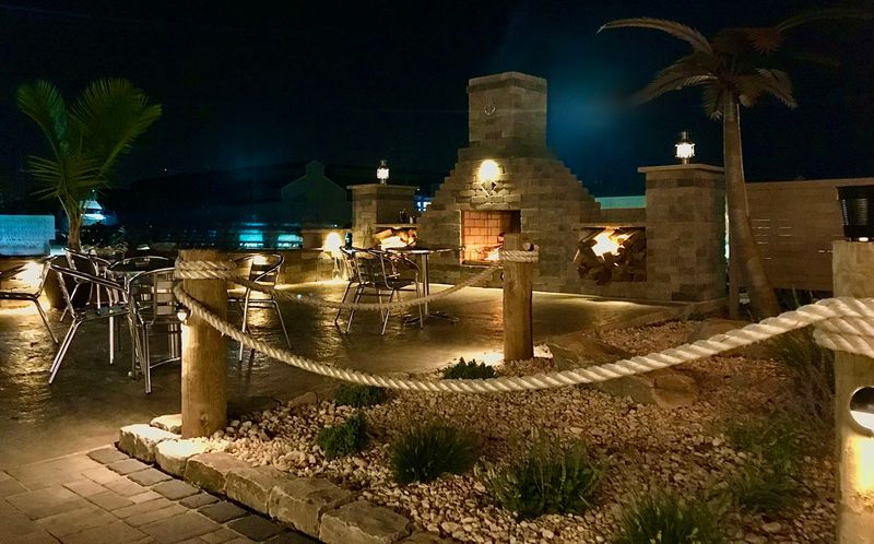 Outdoor Fireplaces gallery