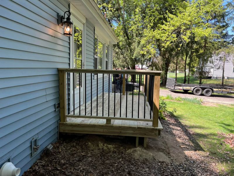 Elevate Your Outdoor Living: Kuhens Construction's Stunning Deck Transformation