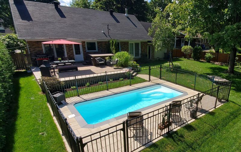 Custom Decks & Home Additions