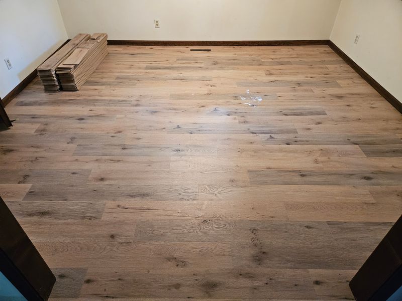 Laminate plank flooring