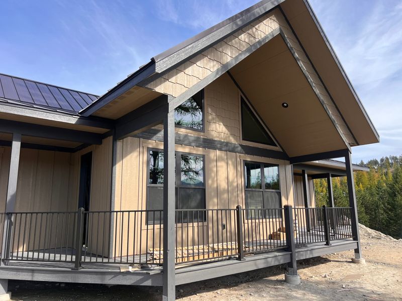 Mountain Retreat Transformation: Elevating Rustic Charm with Modern Design in Flathead Valley