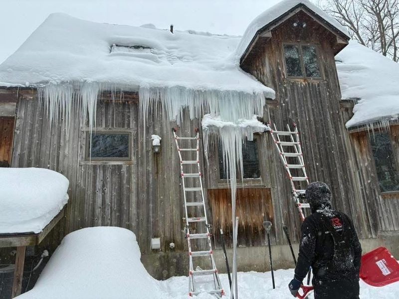Residential Roofing Snow & Ice Removal Services 