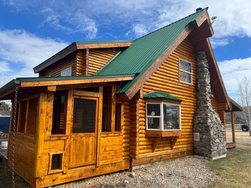 Log Home Staining in Montana