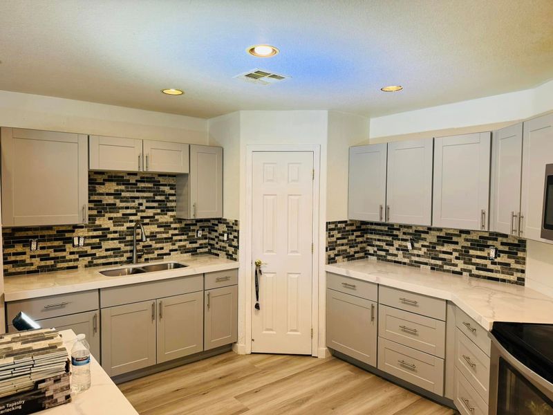 Kitchen Backsplash Installation