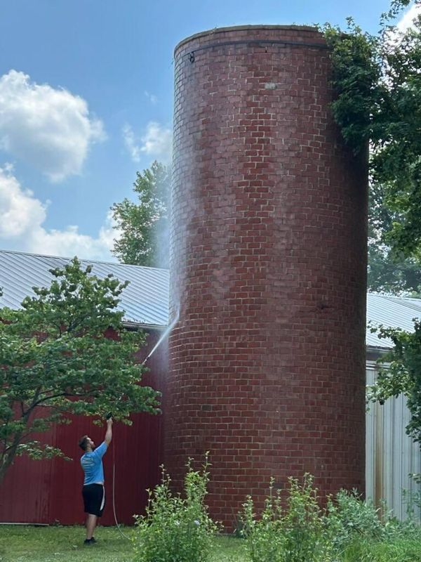 Driveway & Sidewalk Cleaning