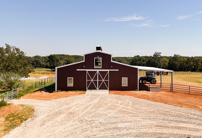 Barns & Shops