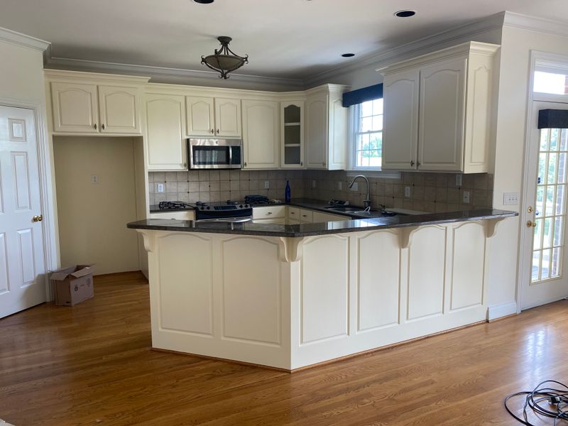 Kitchen and Cabinet Refinishing gallery