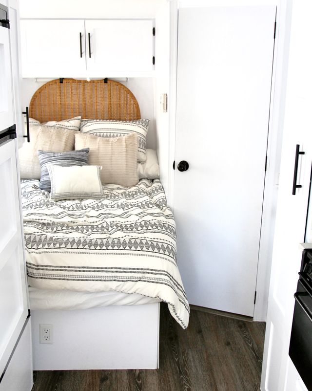 Hana - 2015 Fleetwood Travel Trailer