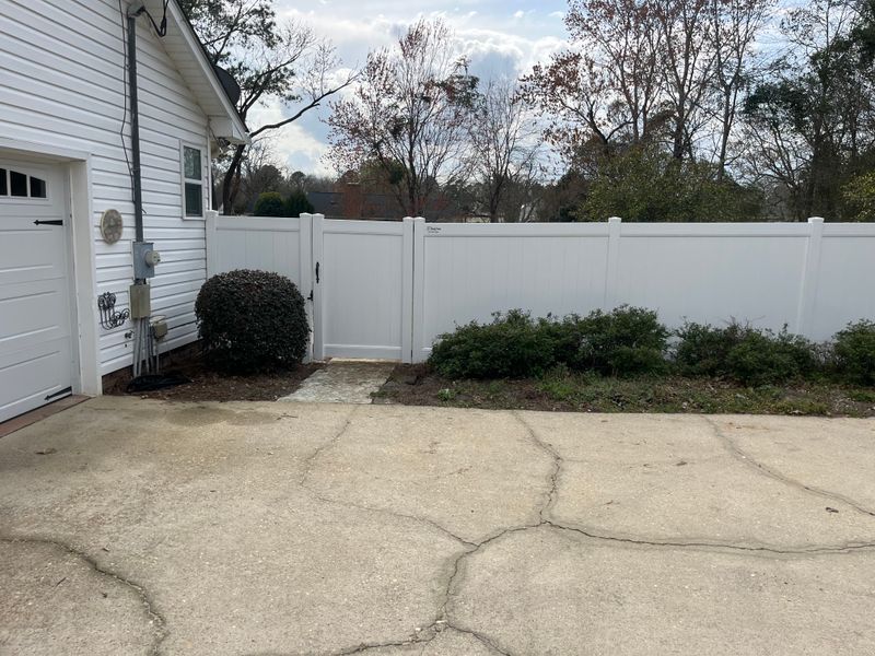 Vinyl fence 