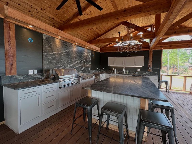 Outdoor Kitchen