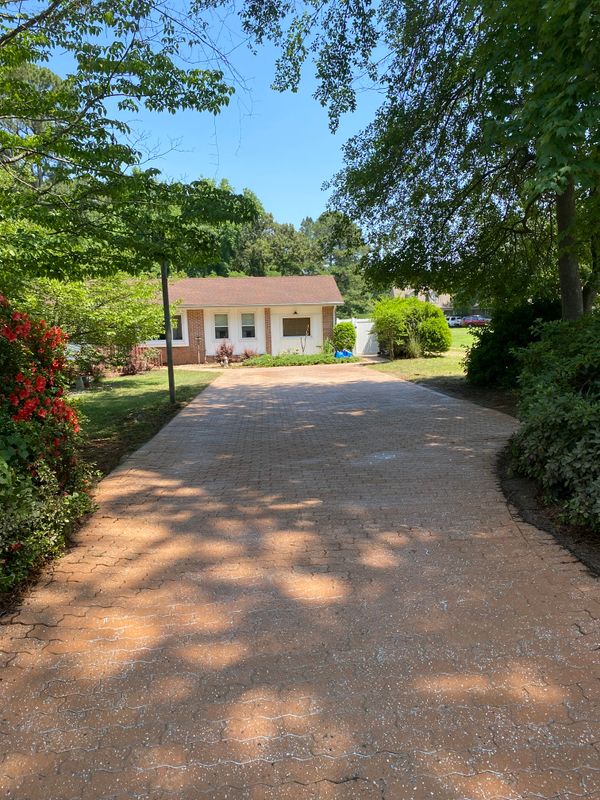 Driveway and Sidewalk Cleaning
