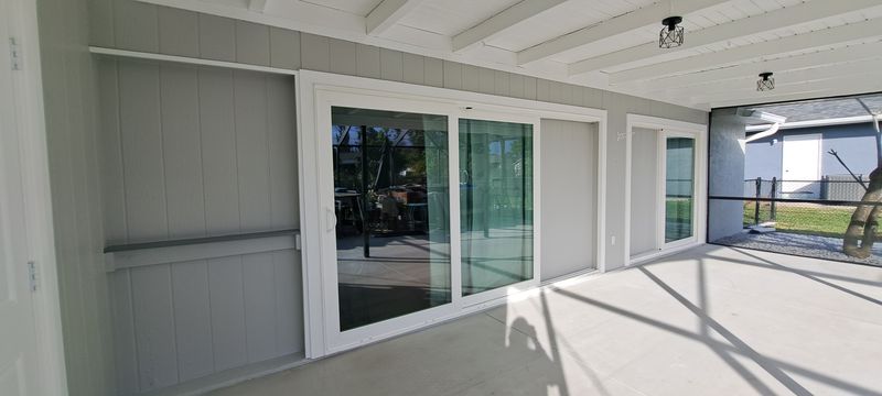 Caulking windows