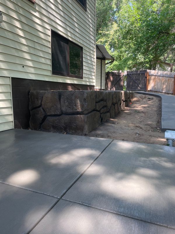 Carved Concrete Retaining Walls 