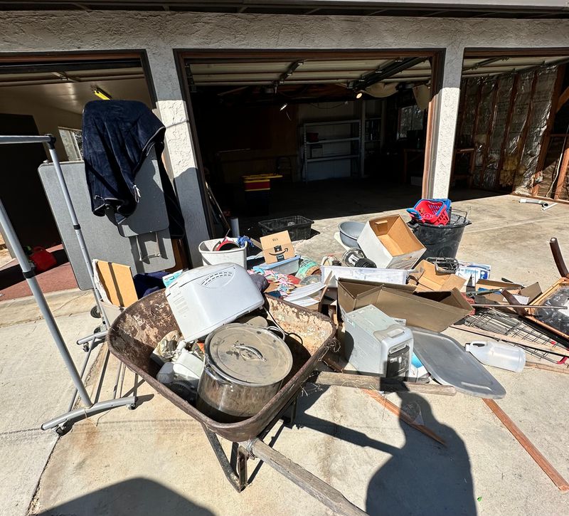 Garage clean out in Palmdale CA