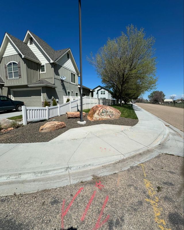 Commercial Lawn Maintenance