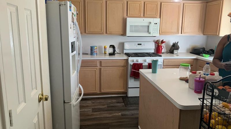 Kitchen and Cabinet Refinishing